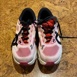 OnCloud Running Women's Cloudmonster Hyper 8.5